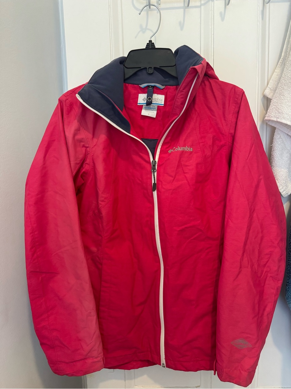 Columbia Women's Pink Waterproof Hooded Ski Jacket Size S